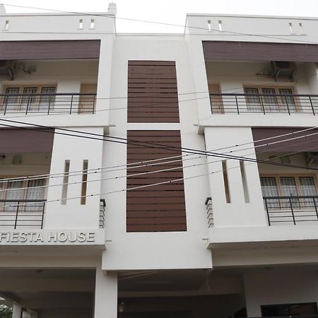 Fiesta House Pallikaranai Ченнаи Экстерьер фото