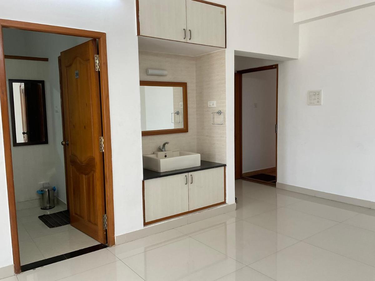 Fiesta House Pallikaranai Ченнаи Экстерьер фото